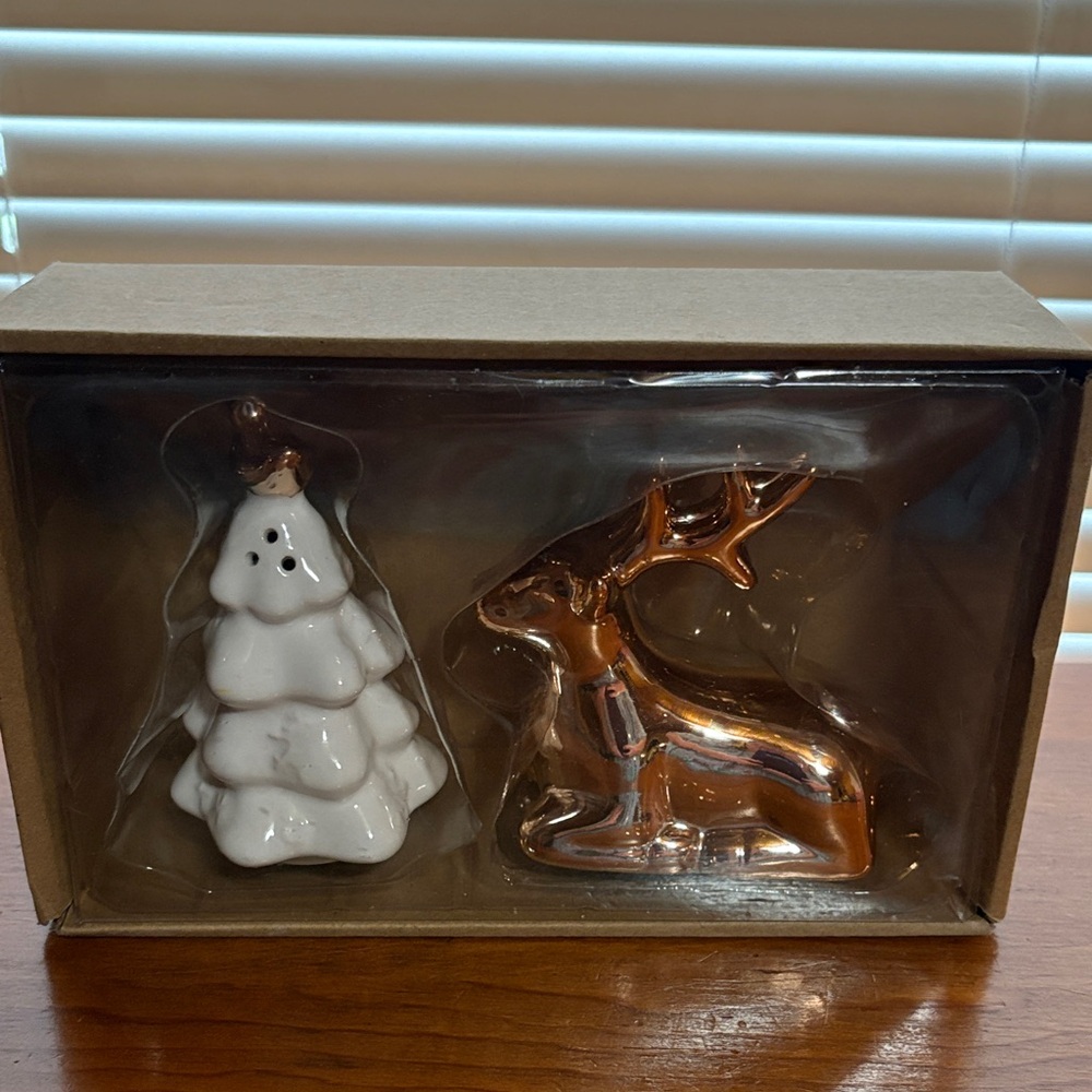Festive White Tree and Gold Reindeer Decor Set
